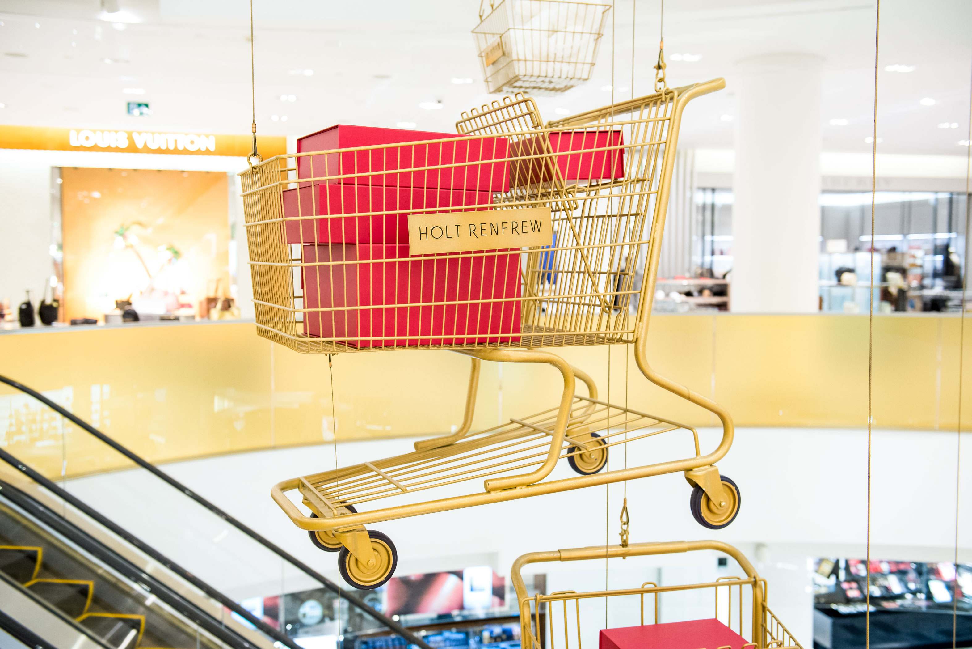 ASTOUND_HoltRenfrew_2018_Holiday_(6)
