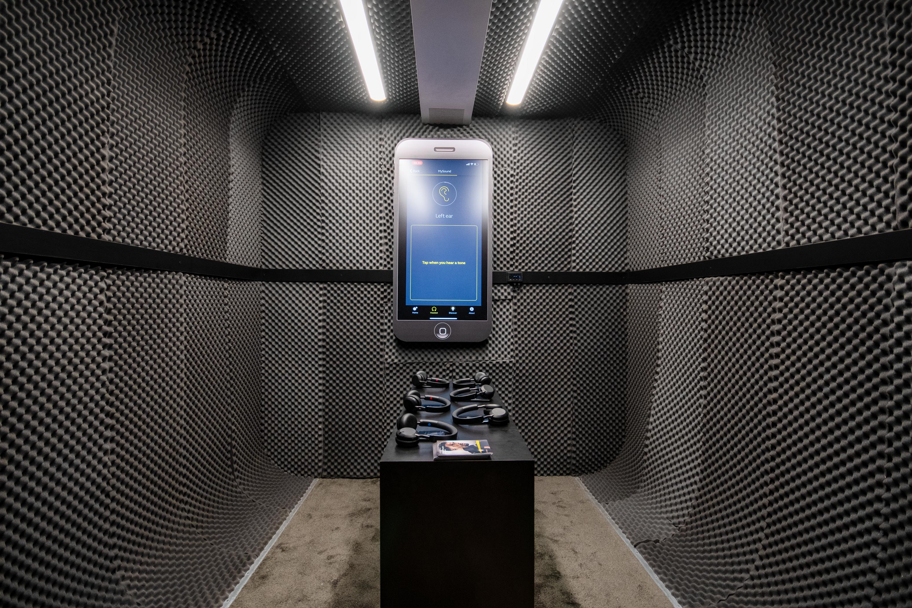 ASTOUND_Jabra_2020_CES_(5)