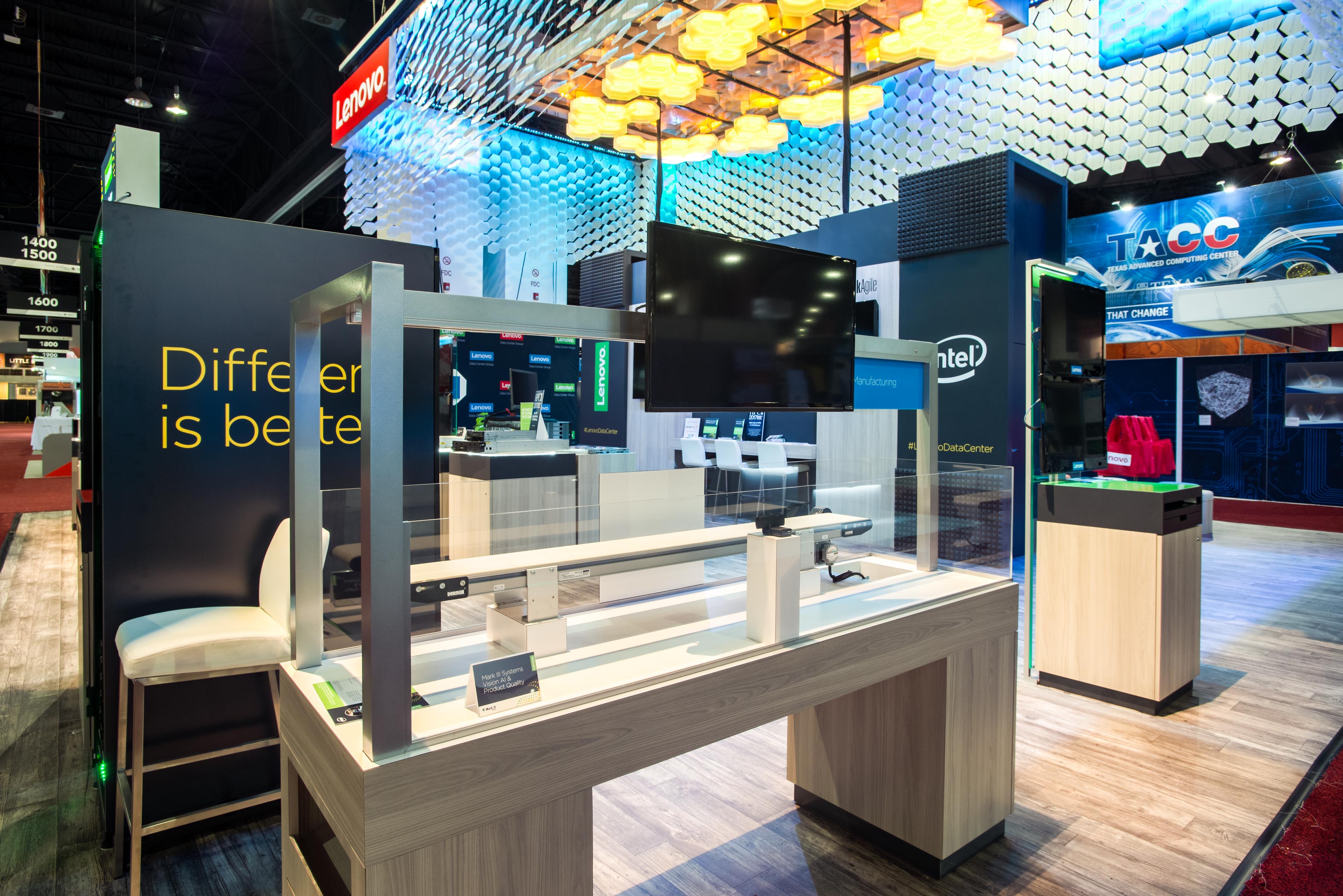 ASTOUND_Lenovo_2017_SuperComputing_(3)