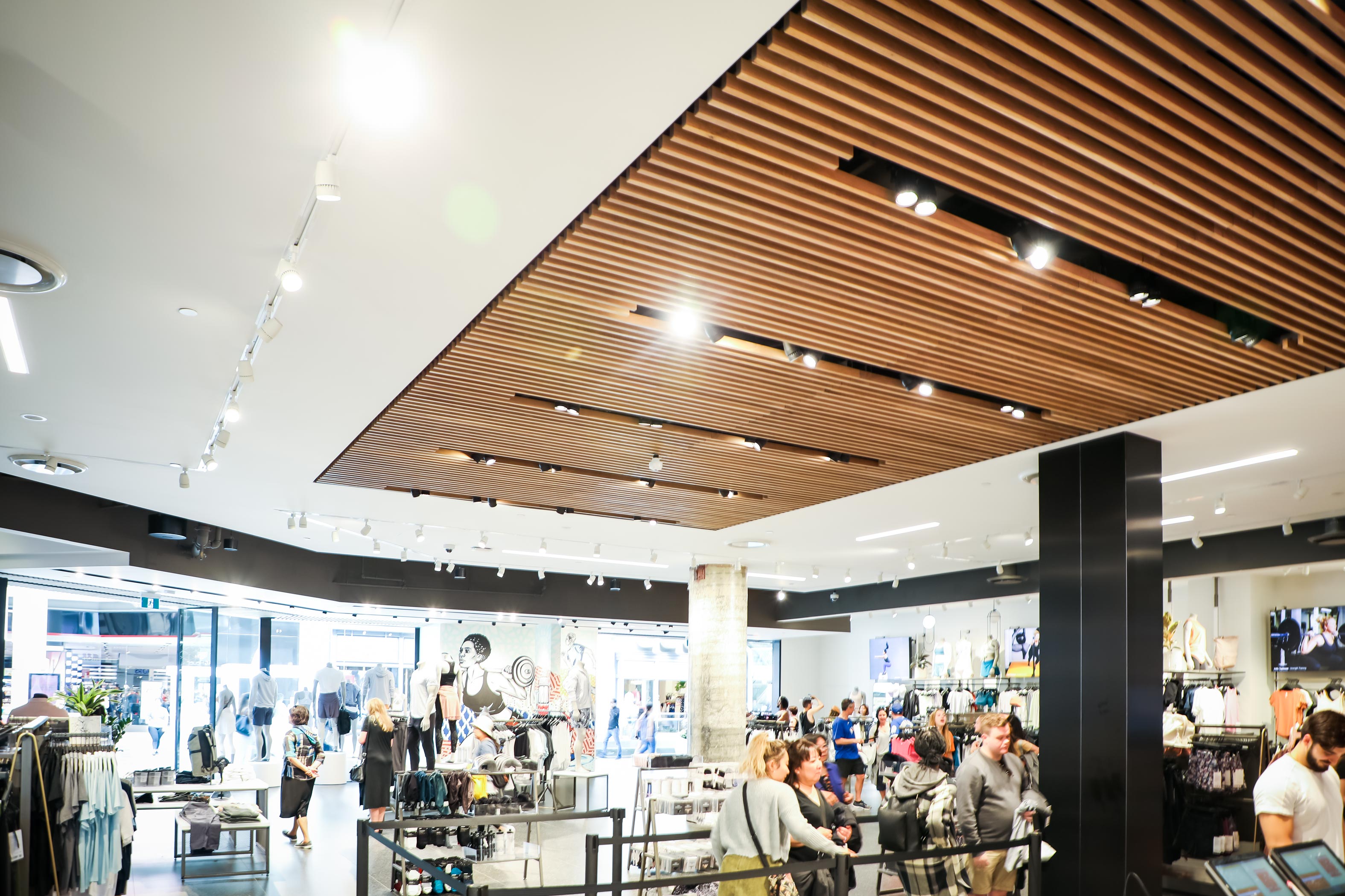 ASTOUND_Lululemon_2019_EatonCentreStorefront_(9)