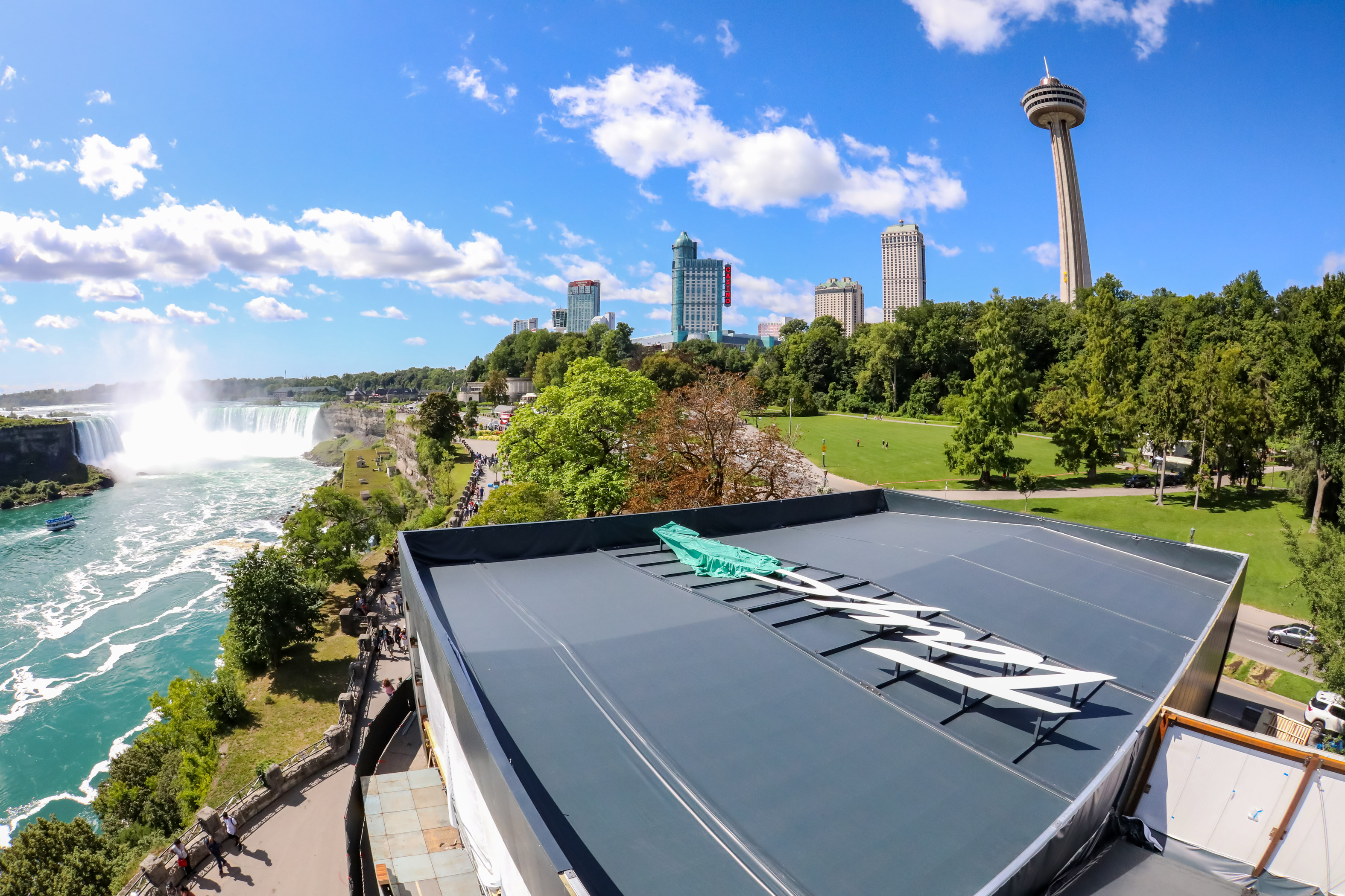 ASTOUND_Porsche_2019_TaycanPavilion_(15)