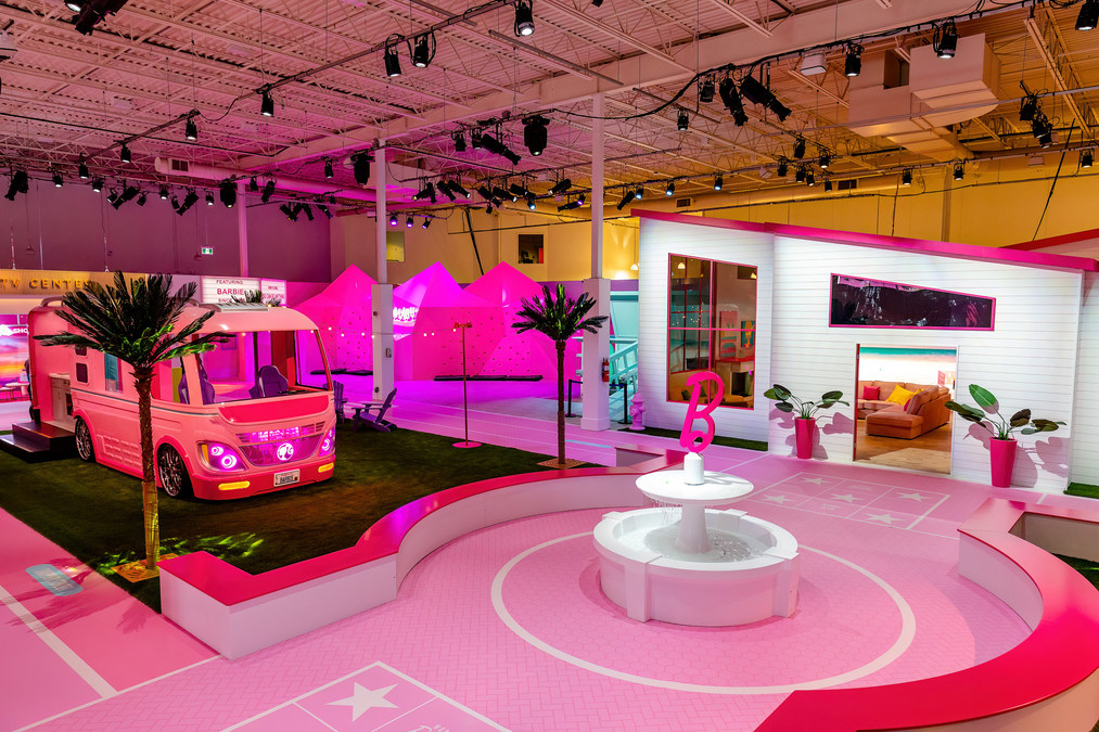 Kilburn_Live_Life_size_World_of_Barbie_Interactive_Attraction_Op