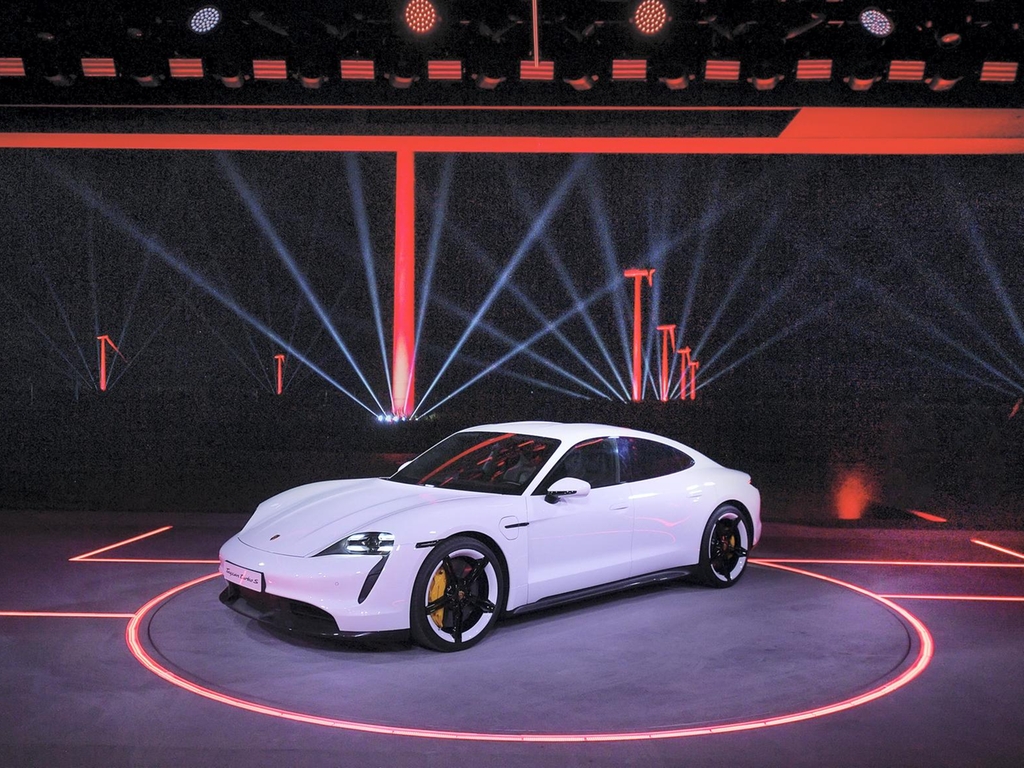 wk06-sep-porsche-taycan-4